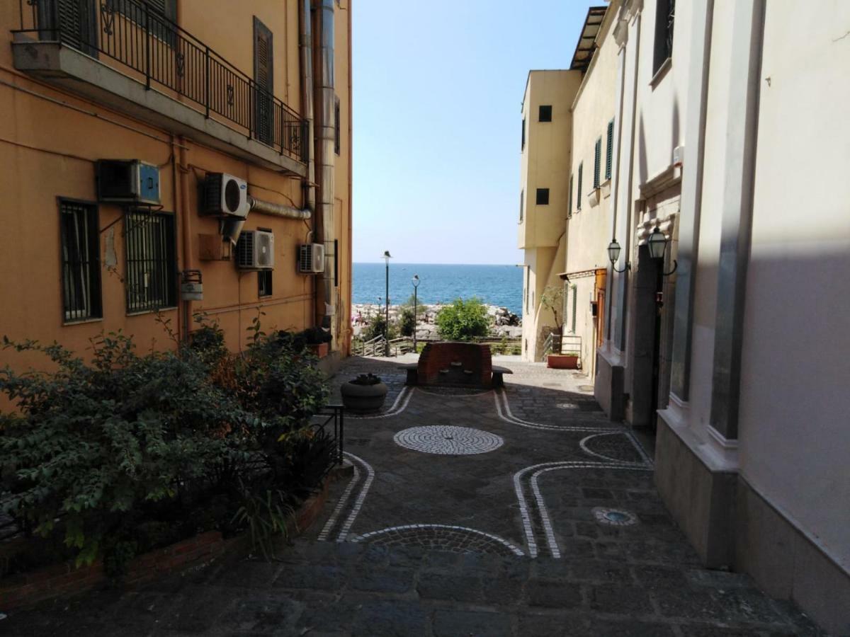 Apartamento Valerio'S Flat Pozzuoli Exterior foto